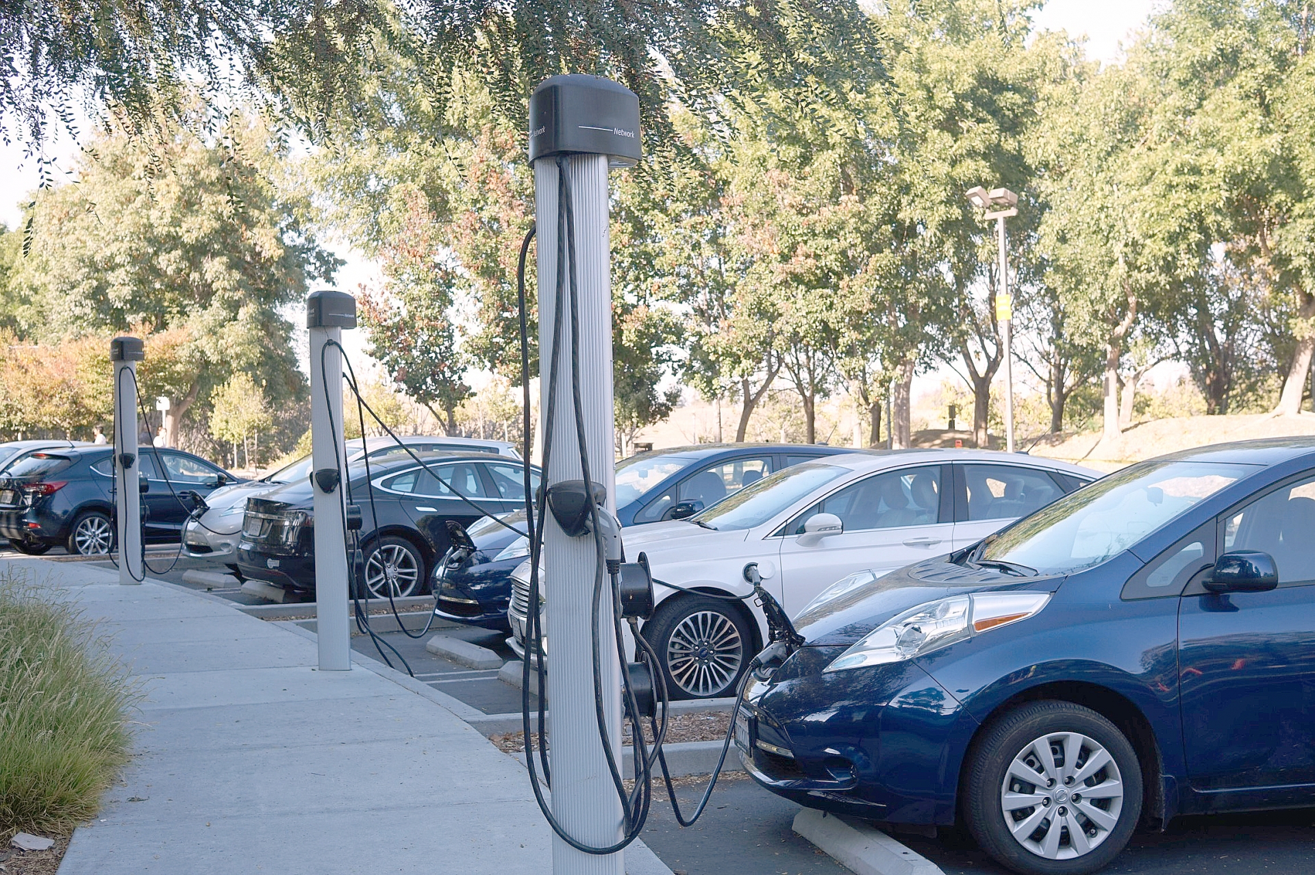 日本の電気自動車　資源ドットネット