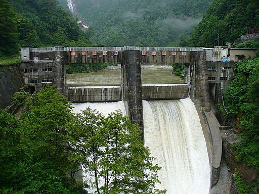 仙人谷ダム(せんにんだにダム)