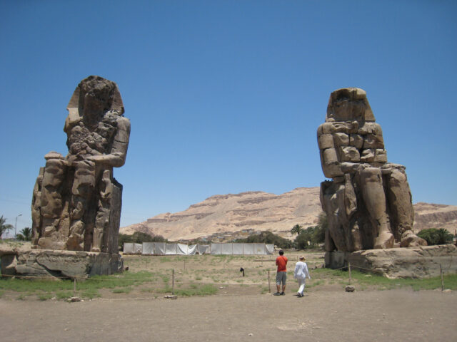 古代都市テーベと墓地遺跡