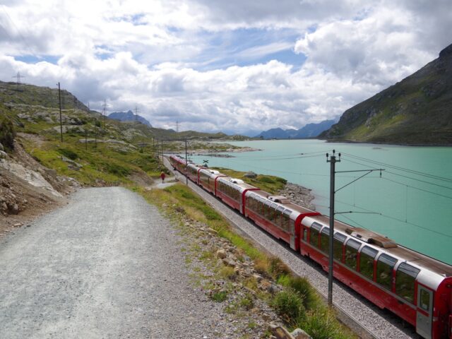 レーティッシュ鉄道アルブラ線・ベルニナ線と周辺の景観