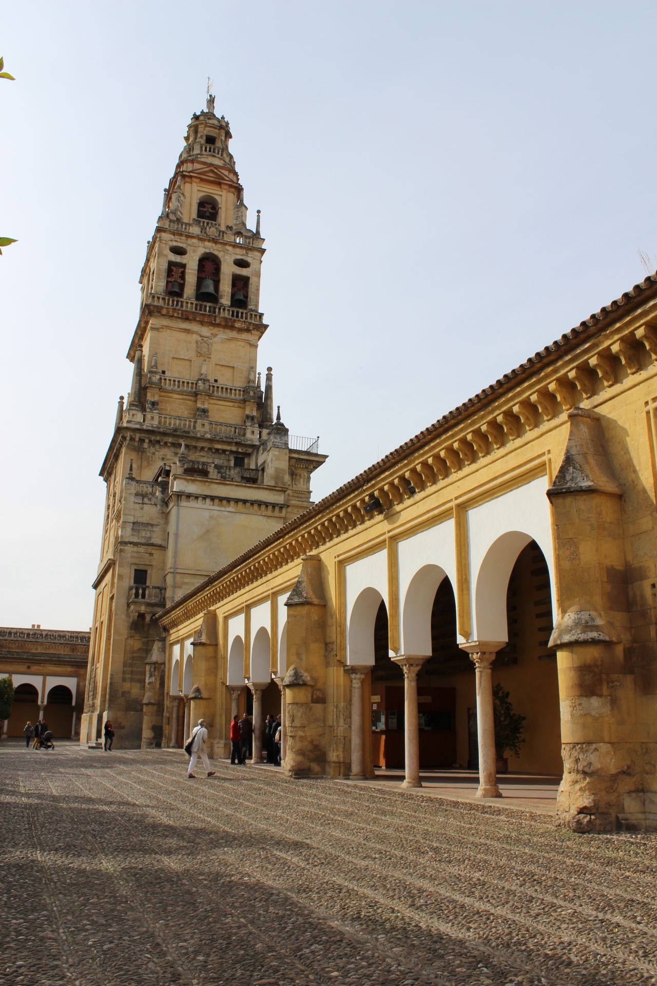 コルドバのイエズス会管区教会堂と農園跡