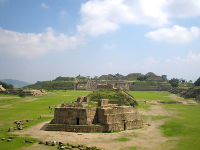 オアハカ歴史地区とモンテ・アルバンの古代遺跡